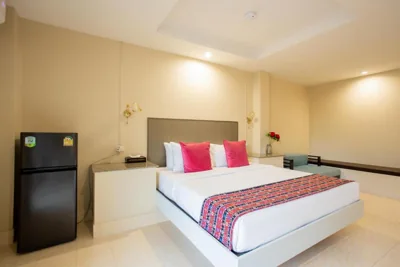 Studio Deluxe avec lit king-size — Tri's Miracle Kata Beach Side